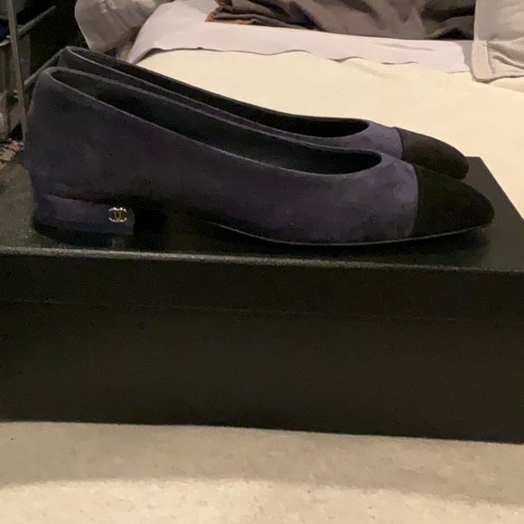 Chanel Suede NIB Flats - Picture 4 of 4